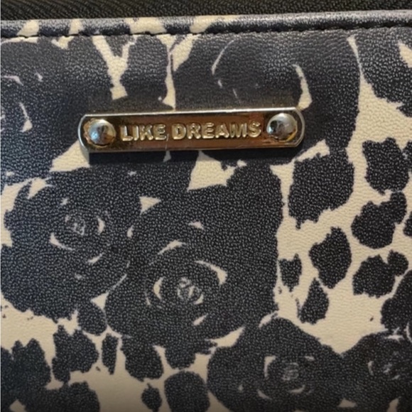 Like Dreams Floral Wallet - Picture 2 of 5